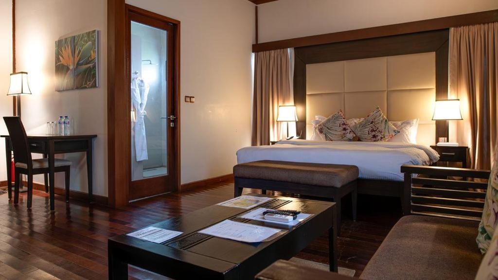 Lakowe Lakes Hotel, Golf And Country Estate By Newmark Lagos Bagian luar foto